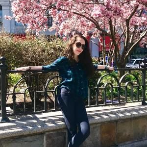 Meet your Posher, Laura